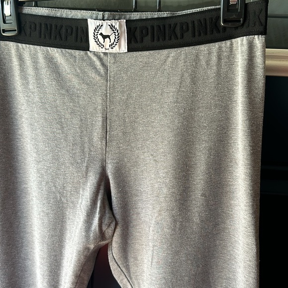 Victoria’s Secret- Pink - Yoga - Picture 2 of 6